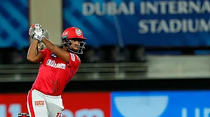 آئی پی ایل میچ نمبر 38: دھون کی سنچری ہوئی رائیگاں، پنجاب 5 وکٹ سے فتحیاب