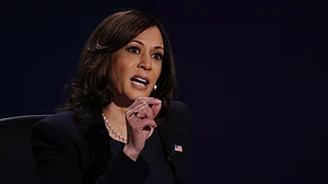 ٹرمپ عوام کی خدمت کے قابل نہیں، وہ غیر مستحکم اور جمہوریت کے لیے خطرہ ہیں: کملا ہیرس