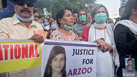 کم عمر پاکستانی مسيحی لڑکی: مذہب کی مبينہ تبدیلی اور شادی، تفتيش جاری