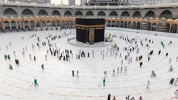 <div class="paragraphs"><p>عمرہ زائرین</p></div>