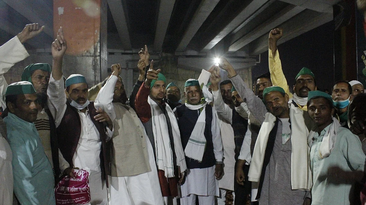 غازی پور بارڈر پر موجود مغربی یو پی سے تشریف لانے والے کسان / تصویر آئی اے این ایس