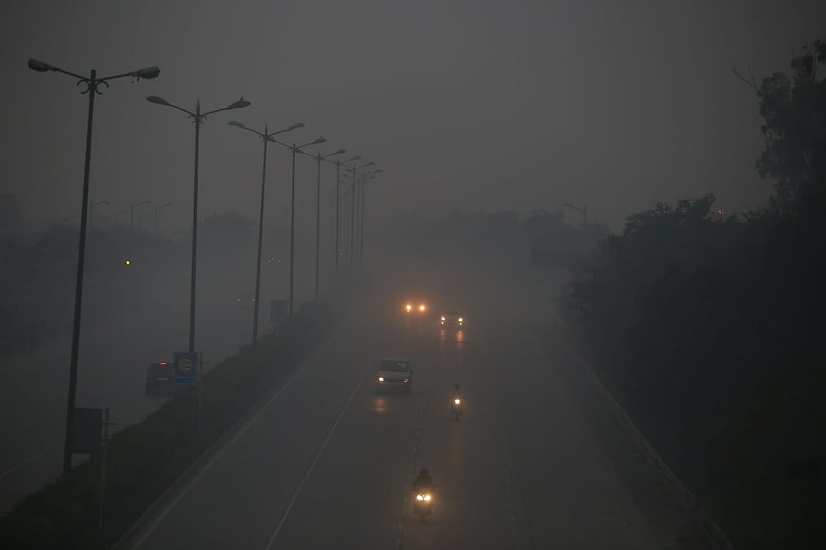 دہلی میں دیوالی کے بعد آلودگی کا منظر / تصویر قومی آواز / وپن