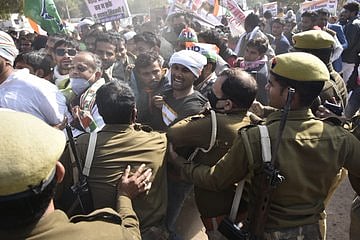 کانگریس کی ’گائے بچاؤ، کسان بچاؤ یاترا‘ پر یوگی حکومت کی قدغن، اجے للو سمیت سینکڑوں کارکنان گرفتار