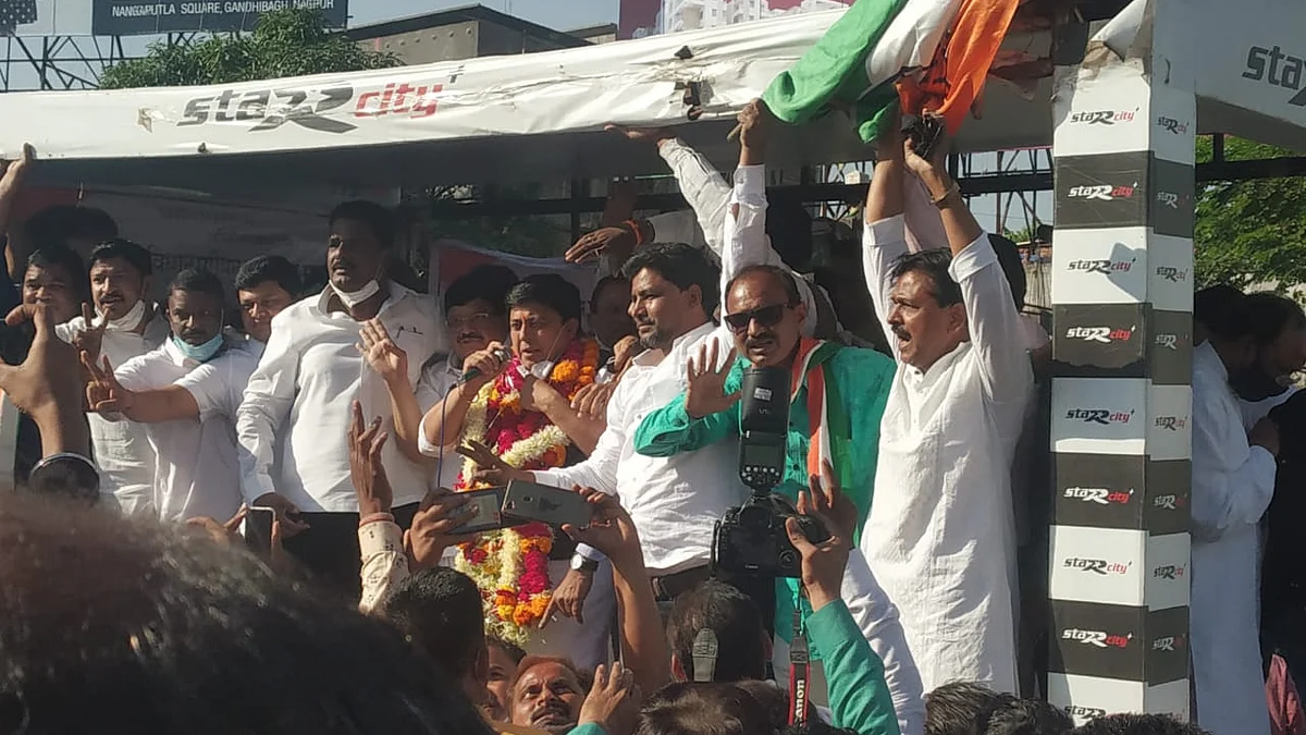 ناگپور سے کانگریس کے فتحیاب ایم ایل سی امیدوار / تصویر ٹوئٹر / @INCMaharashtra