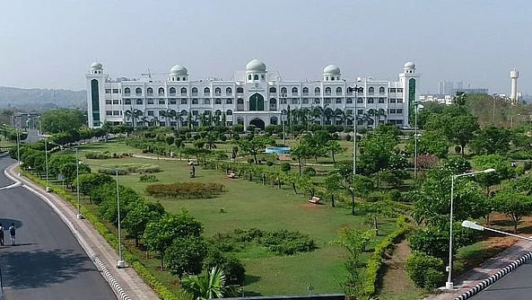 حیدرآباد کی ولانا آزاد نیشنل اردو یونیورسٹی / تصویر آئی اے این ایس