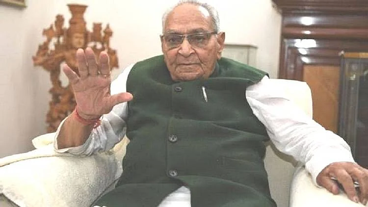 موتی لال وورا: صاف ستھری سیاسی صحافت کے ایک دور کا خاتمہ... مرنال پانڈے