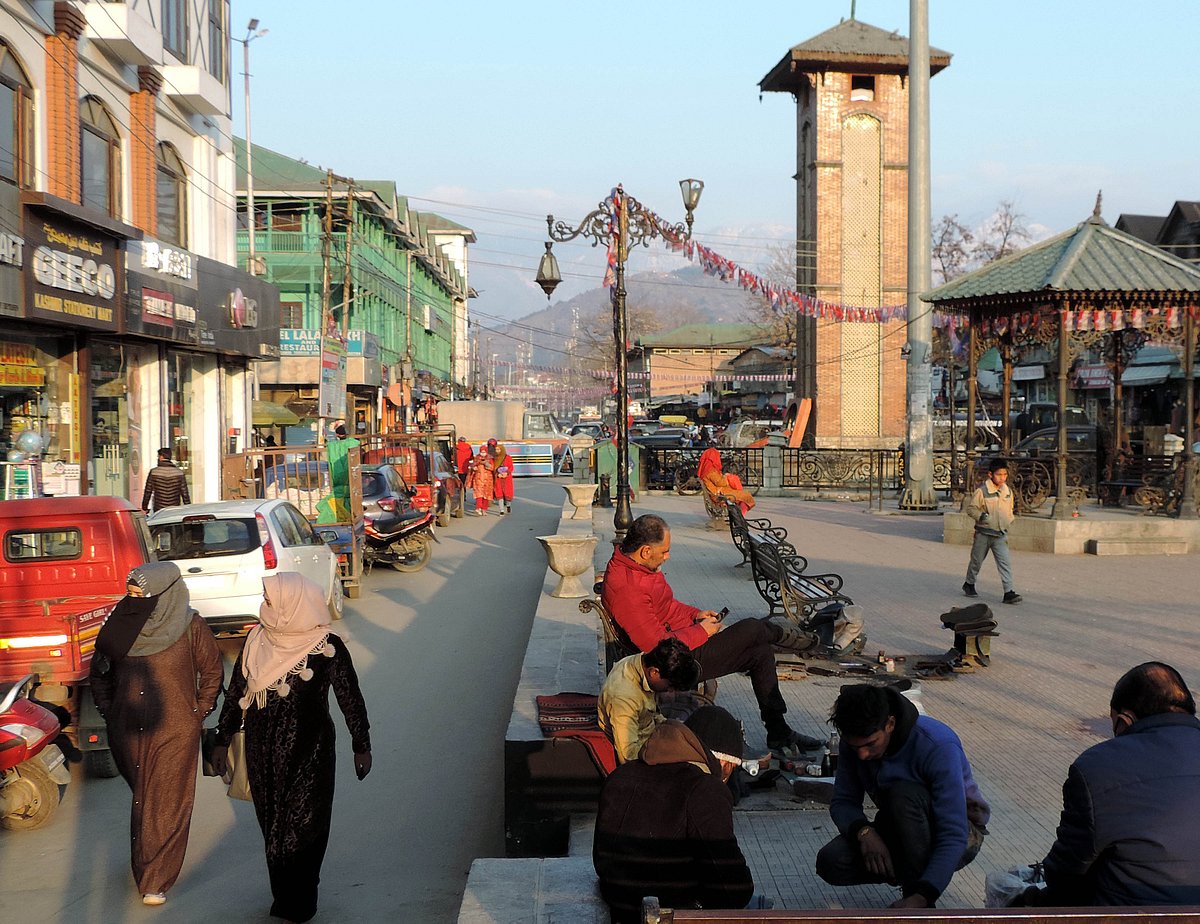 کشمیر: خشک موسم کے بیچ شبانہ سردی میں اضافہ، برف باری کی پیش گوئی