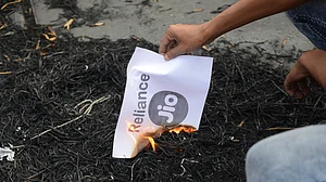 کسان تحریک: ’جیو‘ کا خوف بے وجہ نہیں، بڑی تعداد میں نمبر ہو رہے ’پورٹ‘