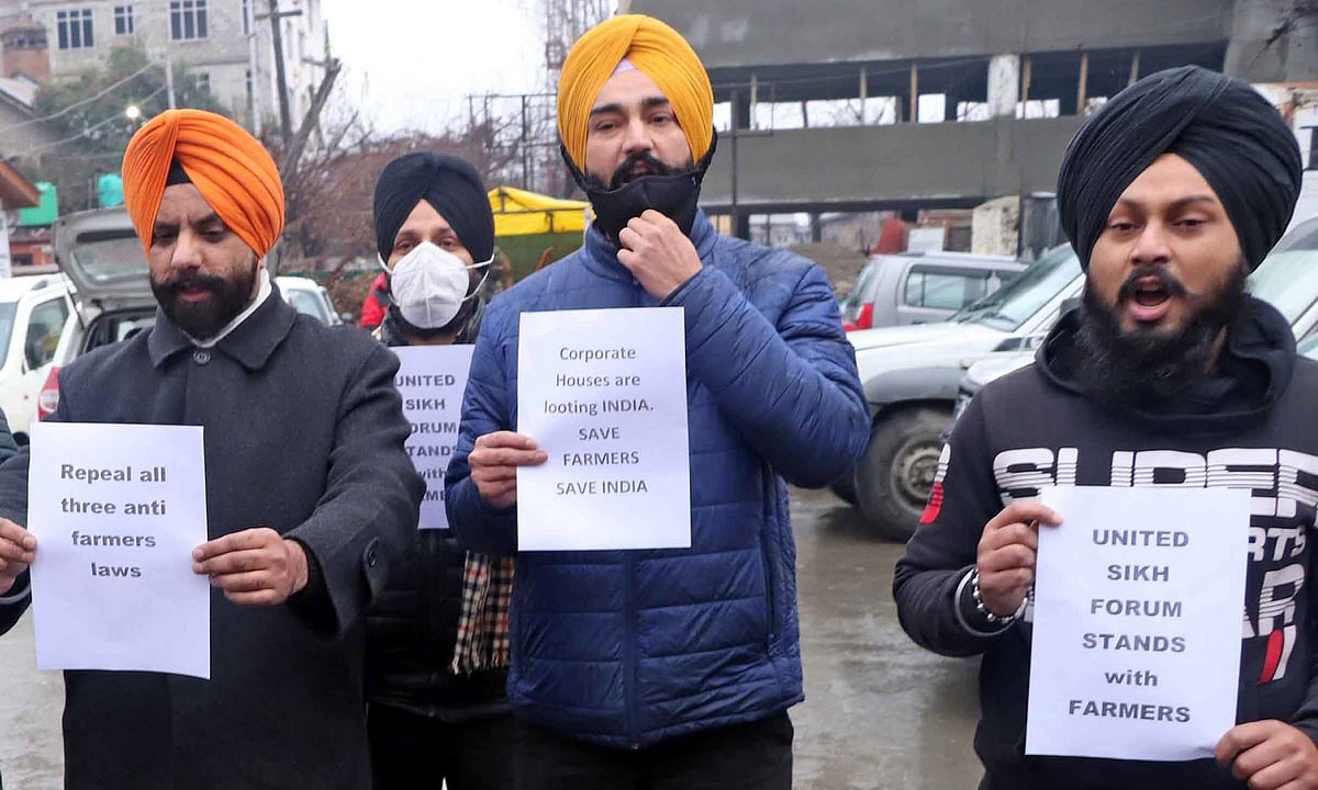 زرعی قوانین کے خلاف کسانوں کا بھارت بند، تصویری جھلکیاں