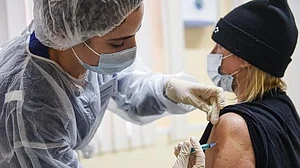 دنیا میں کورونا سے 20 لاکھ سے زیادہ افراد ہلاک، متاثرین کی تعداد 9.5 کروڑ سے متجاوز