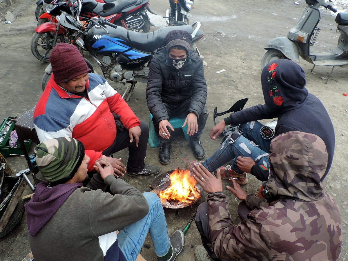 سری نگر میں درجہ حرارت ’منفی 7.7’ ڈگری سینٹی گریڈ ریکارڈ، لوگوں کو ٹھنڈ سے کوئی راحت نہیں