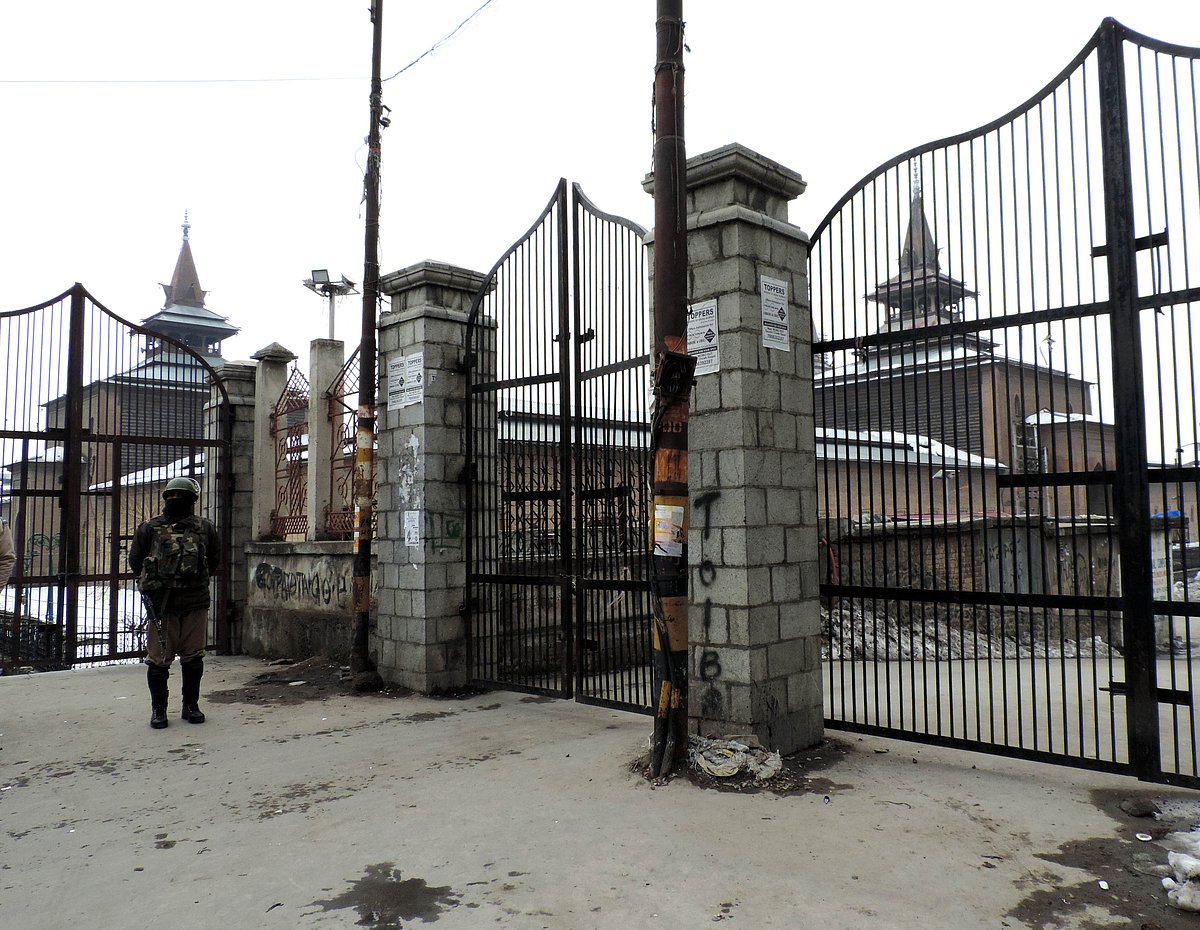 کشمیر: افضل گورو کی آٹھویں برسی پر کہیں مکمل تو کہیں جزوی ہڑتال