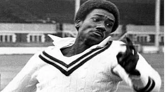 ایزرا موزلی، تصویر یو این آئی