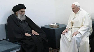 میناروں اور کلیسا کے گھنٹوں کی تاریخی ملاقات... نواب علی اختر