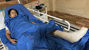 ممتا کولکاتا کے ایس ایس کے ایم اسپتال میں داخل