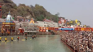 ’کمبھ سے لوٹنے والے لوگ پرساد کی طرح کورونا باٹیں گے!‘ دہلی سمیت متعدد ریاستوں میں رہنما ہدایات جاری