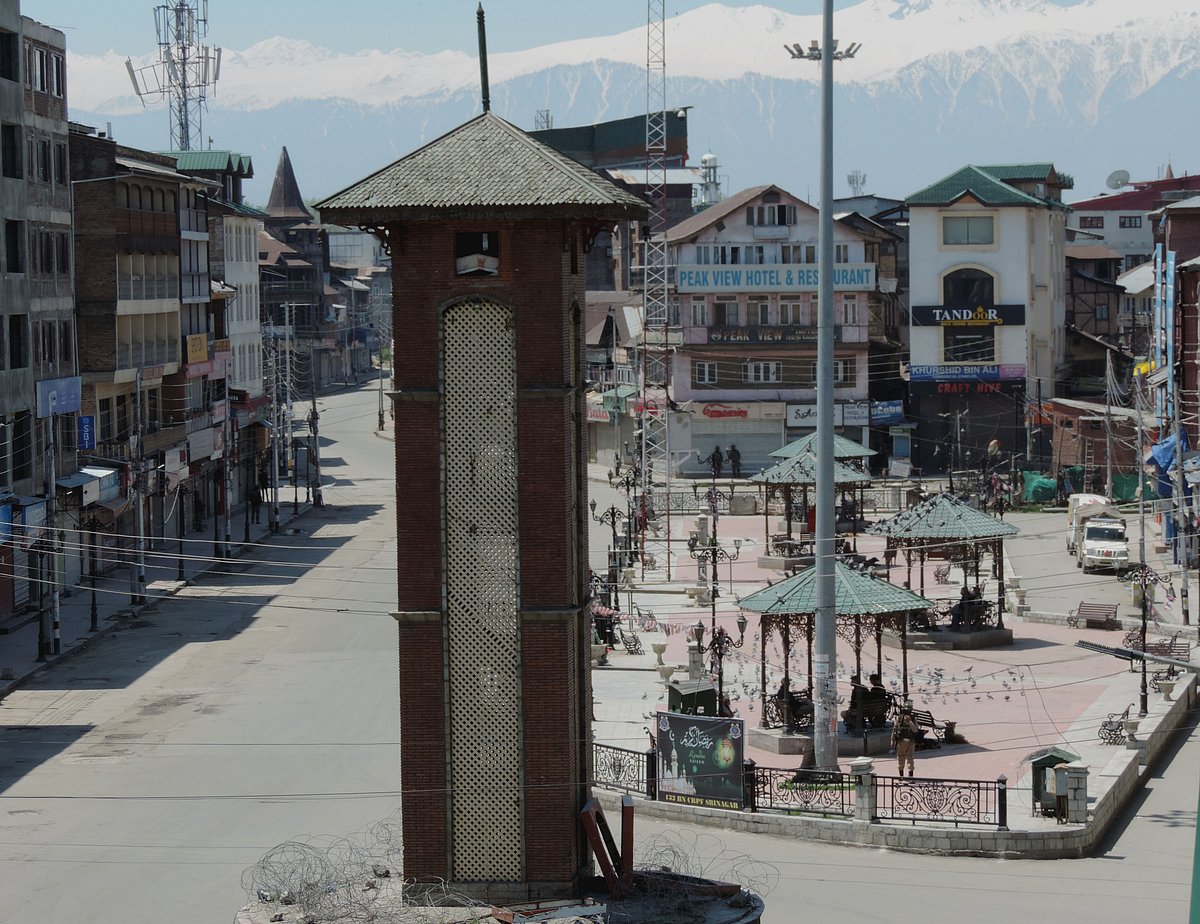 لاک ڈاؤن سے غریب طبقے کی پریشانیاں بڑھ جاتی ہیں: صوبائی کمشنر