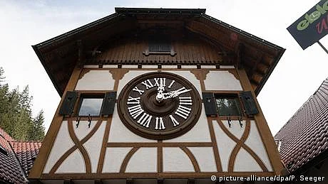 جرمن علاقے بلیک فاریسٹ میں دنیا کا سب سے بڑا کُکُو کلاک