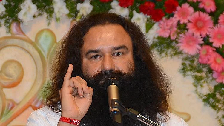 <div class="paragraphs"><p>گرمیت رام رحیم</p></div>