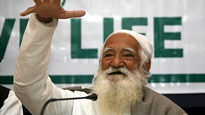 ہمالیہ کے محافظ اور چپکو تحریک کے بانی سندر لال بہوگنا کا کورونا کے سبب انتقال