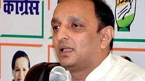 مرکز کی ساری امداد بی جےپی ریاستوں کو اورمہاراشٹر کےساتھ امتیازی سلوک: کانگریس