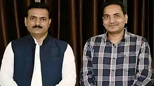 یوگی کے دورے سے قبل ’ڈیمیج کنٹرول‘ کی کوشش، وزیر کے بھائی کا اسسٹنٹ پروفیسر کے عہدے سے استعفی