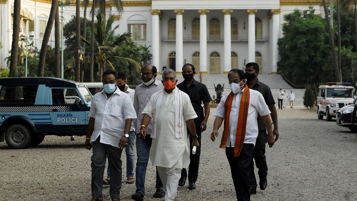 بعد از انتخابات تشدد کی شکایت گورنر سے کرنے کے بعد راج بھون سے باہر آتا بی جے پی کا وفت / آئی اے این ایس