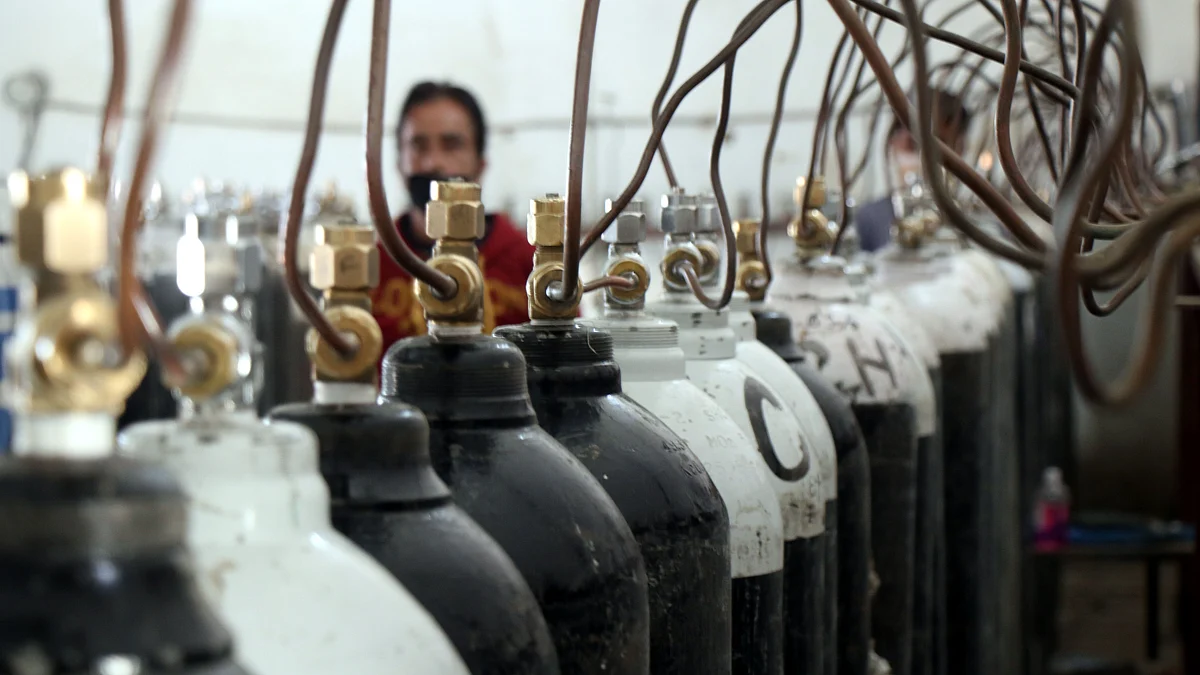 آکسیجن سلنڈر / یو این آئی