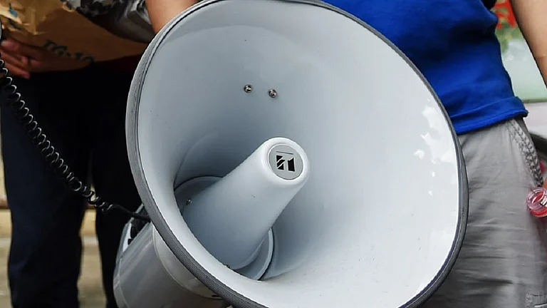 <div class="paragraphs"><p>لاؤڈاسپیکر، تصویر آئی اے این ایس</p></div>