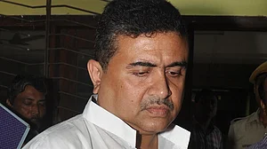 مغربی بنگال اسمبلی میں زوردار ہنگامہ، شبھیندو ادھیکاری سمیت 4 بی جے پی اراکین اسمبلی معطل