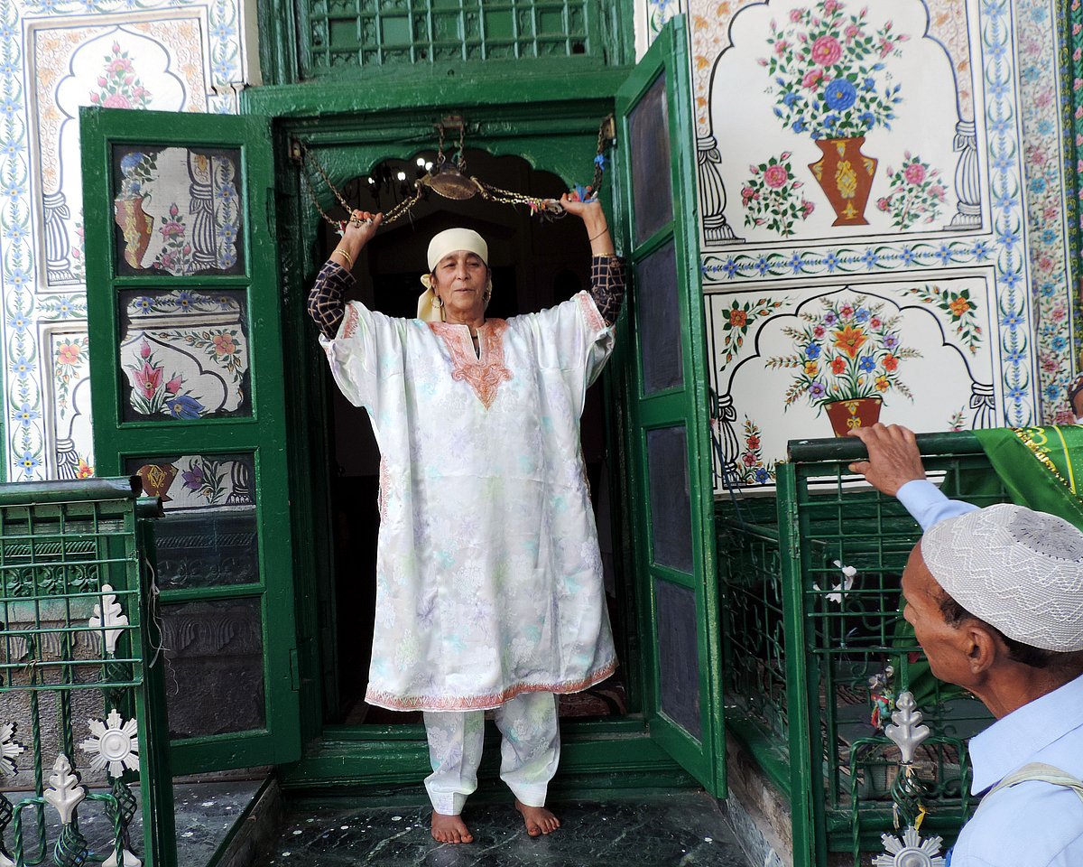 کشمیر: حضرت شاہ ہمدان کا 656واں عرسِ مبارک تزک و احتشام سے منایا گیا