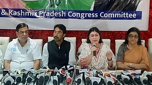 سال 2021 میں اب تک پٹرول-ڈیزل کی قیمتیں 65 مرتبہ بڑھائی گئیں: کانگریس