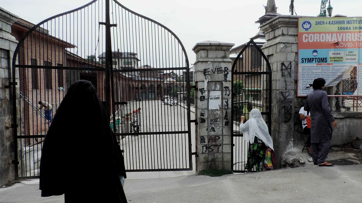 سرینگر کی جامع مسجد / تصویر یو این آئی