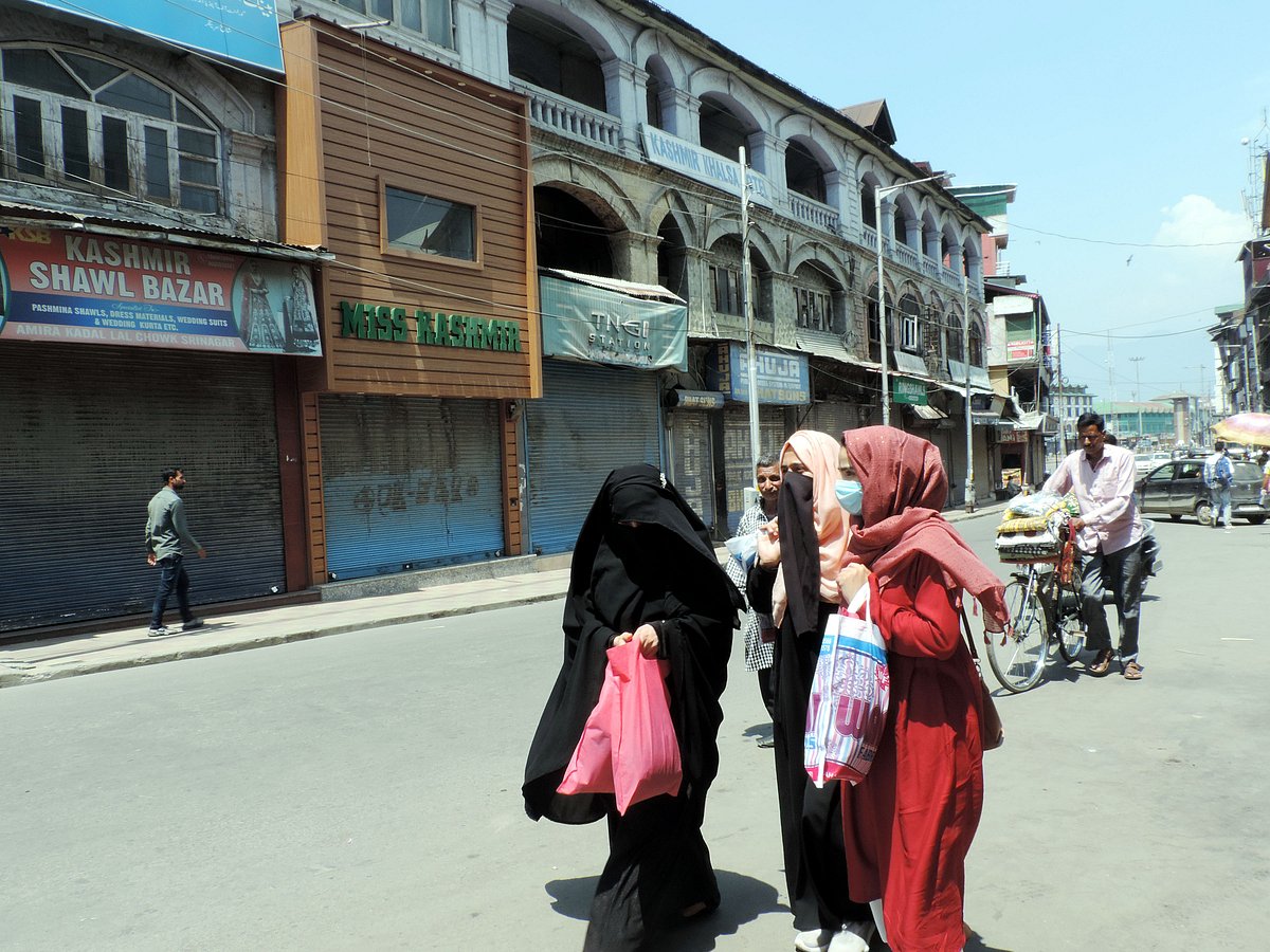 سری نگر میں ’ویک اینڈ‘ لاک ڈاؤن سے معمولات زندگی متاثر
