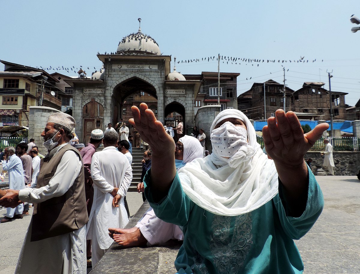 کشمیر: حضرت شاہ ہمدان کا 656واں عرسِ مبارک تزک و احتشام سے منایا گیا