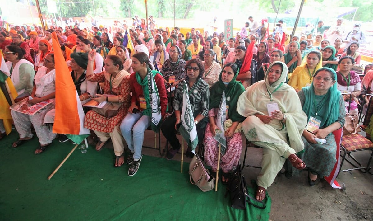 کسان تحریک: کھیت بیچنے پر مجبور کروگے تو ٹریکٹر پارلیمنٹ میں چلے گا! راہل گاندھی کا اعلان