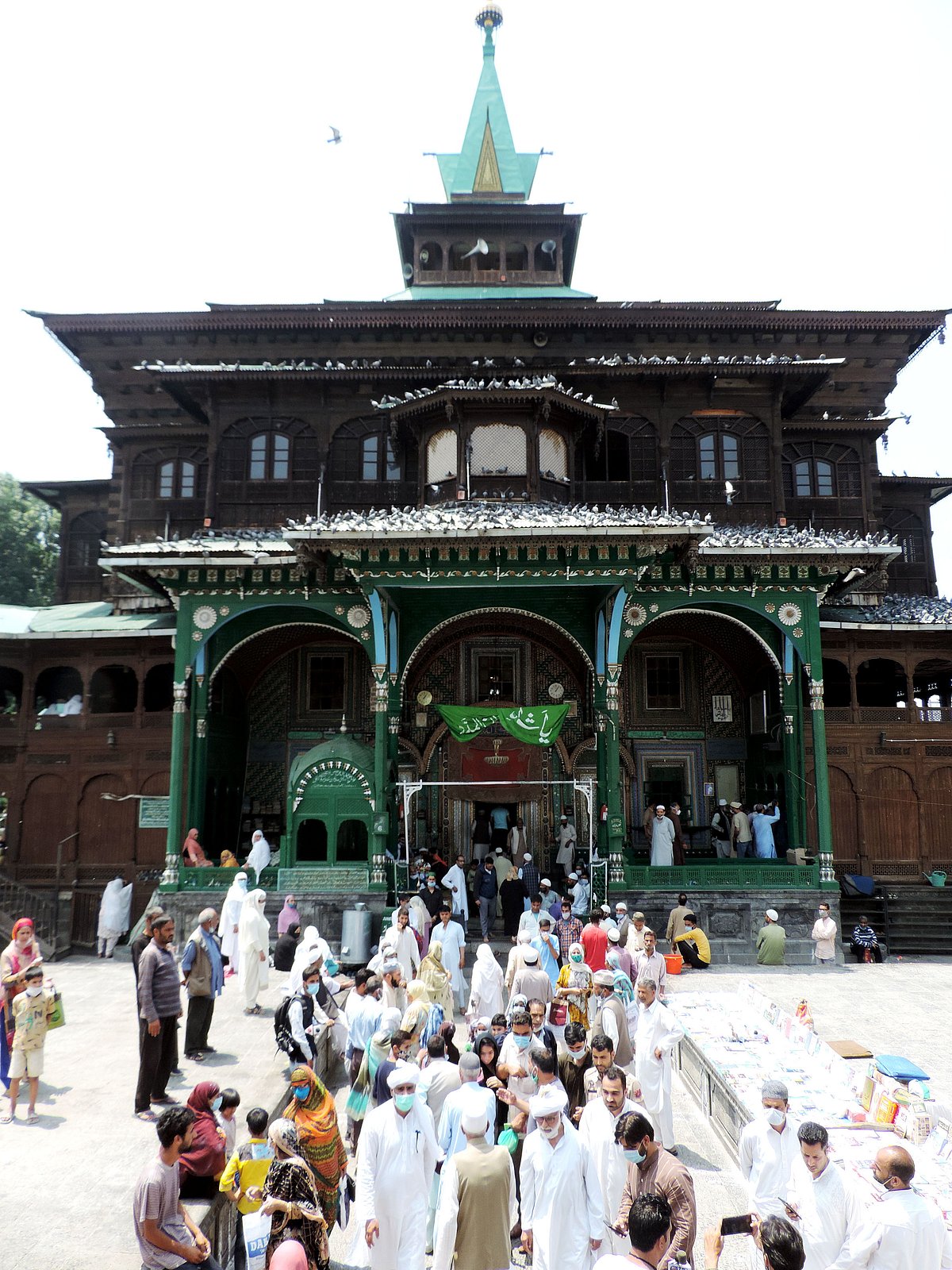 کشمیر: حضرت شاہ ہمدان کا 656واں عرسِ مبارک تزک و احتشام سے منایا گیا