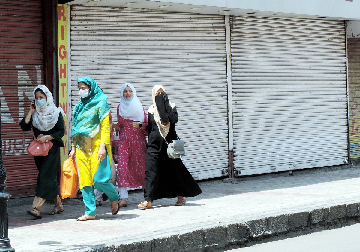 سری نگر میں ’ویک اینڈ‘ لاک ڈاؤن سے معمولات زندگی متاثر