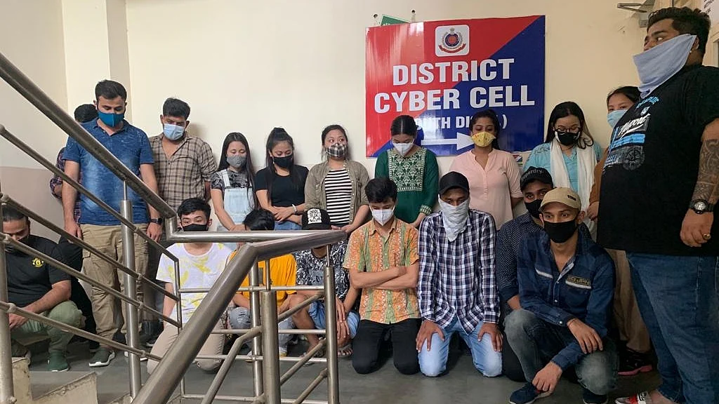 فرضی کال سینٹر بے نقاب / آئی اے این ایس