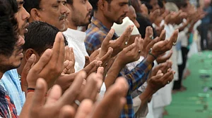 کرناٹک: نماز ادا کرتے ہوئے کورونا پروٹوکول پر عمل کریں، علمائے دین