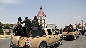 افغان سیکورٹی فورسز نے غزنی میں اسلحہ اور گولہ بارود ضبط کیا