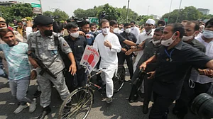 راہل گاندھی کا سائیکل مارچ / قومی آواز / وپن