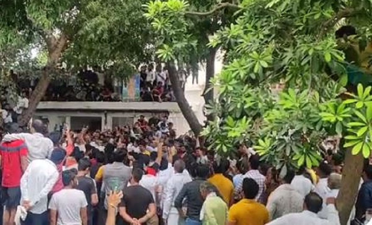 یو پی: گرفتار گوجر لیڈروں نے پولیس لائن میں لگائی پنچایت، بی جے پی کے بائیکاٹ کا کیا اعلان