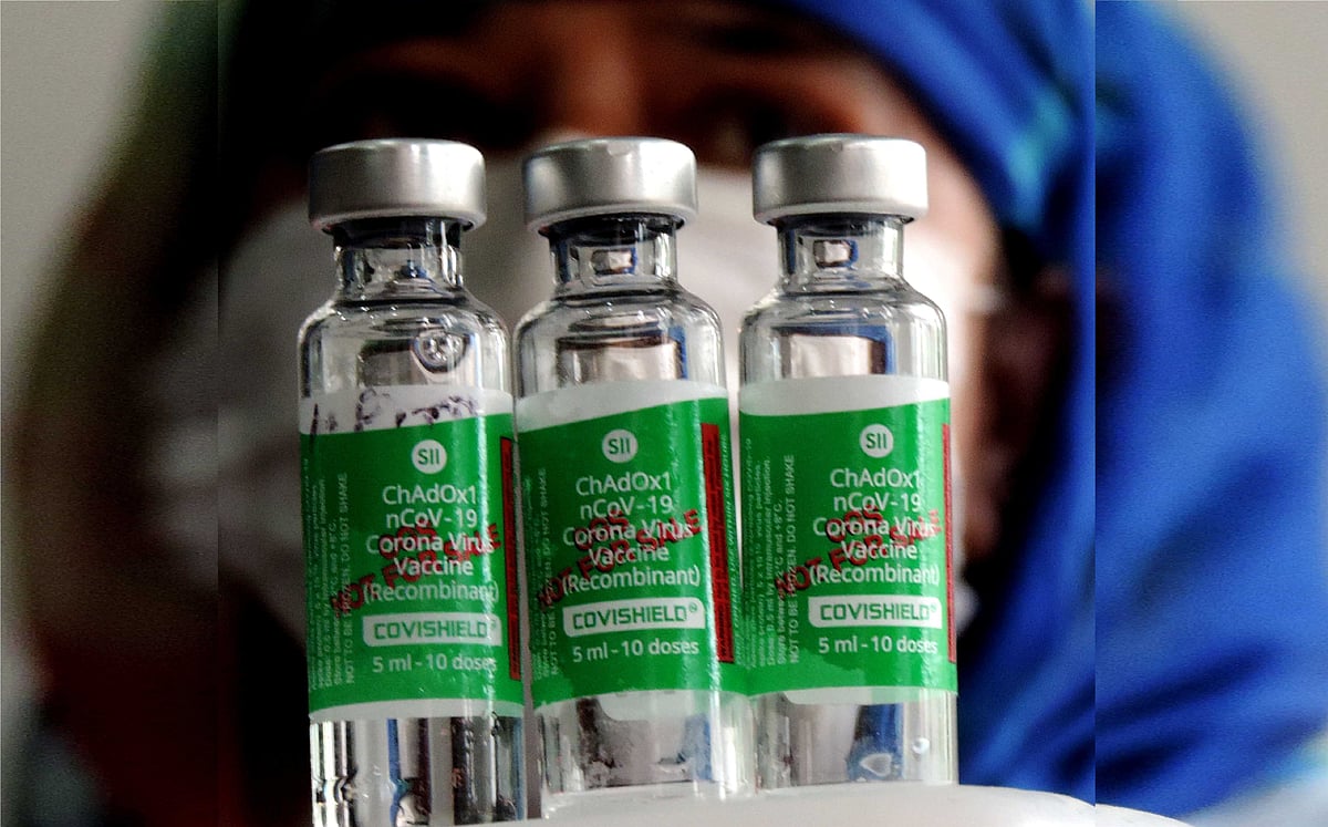 کورونا ویکسین کووی شیلڈ کے منفی اثرات کا معاملہ سپریم کورٹ پہنچا، تحقیقاتی پینل تشکیل دینے کی درخواست