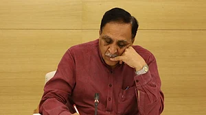 گجرات میں بی جے پی کے نئے لیڈر کا انتخاب آج، روپانی کے استعفے نے کئی سوال کھڑے کئے