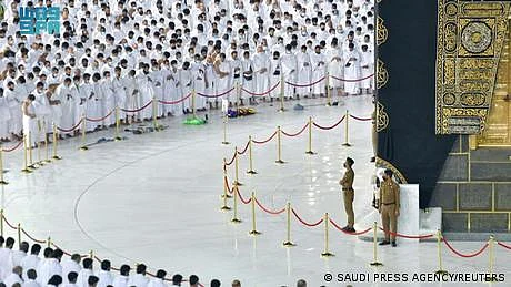 مسجدالحرام میں نمازیوں پر کورونا کے باعث عائد پابندیاں ختم