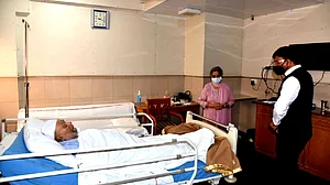 منموہن سنگھ کی حالت مستحکم، مانڈویہ نے کی عیادت