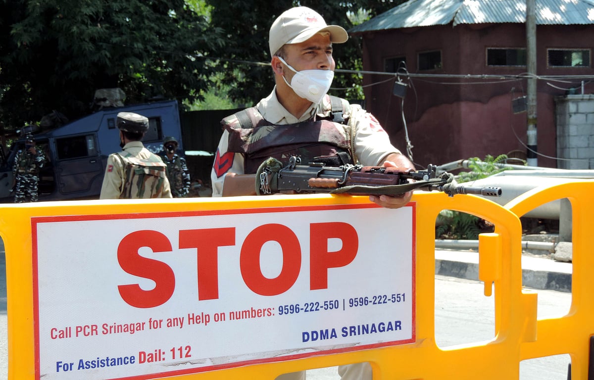 کشمیر میں حالیہ شہری ہلاکتوں کے بعد 400 افراد پولیس حراست میں لئے گئے