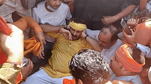 دہلی میں مظاہرہ کے دوران بی جے پی رکن پارلیمنٹ منوج تیواری زخمی، داخل اسپتال