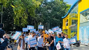 پٹرول-ڈیزل کی لگاتار بڑھتی قیمتوں کے خلاف این ایس یو آئی کا زبردست مظاہرہ